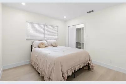 381 NE 43rd Court, Oakland Park, FL 33334 - Photo 20