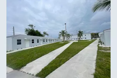 4393 Windsor Avenue, West Palm Beach, FL 33407 - Photo 4