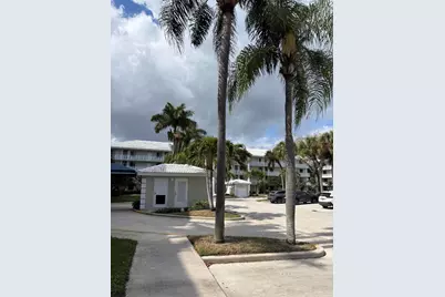 2561 Village Boulevard, West Palm Beach, FL 33409 - Photo 4