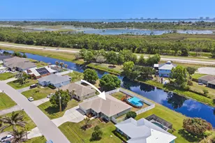 2025 SE South Buttonwood Dr, Port Saint Lucie, FL 34952 - Photo 6