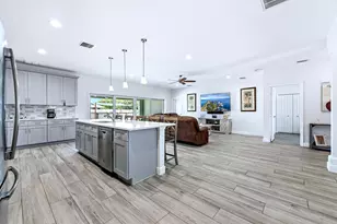 2025 SE South Buttonwood Dr, Port Saint Lucie, FL 34952 - Photo 4