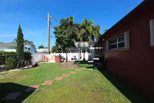 637 Dogwood Rd, West Palm Beach, FL 33409 - Photo 18