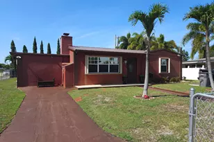 637 Dogwood Rd, West Palm Beach, FL 33409 - Photo 2