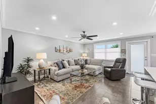 1027 Farnham O, Deerfield Beach, FL 33442 - Photo 2