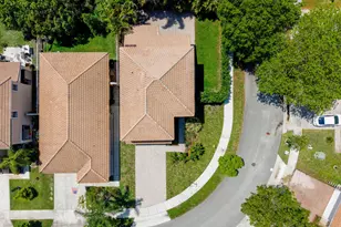7962 N Silverado Cir, Hollywood, FL 33024 - Photo 30