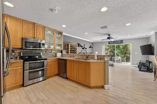 7962 N Silverado Cir, Hollywood, FL 33024 - Photo 10