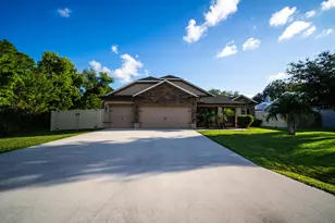 1662 SE North Blackwell Dr, Port Saint Lucie, FL 34952 - Photo 8