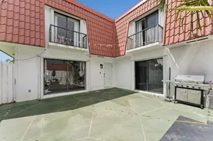 1425 Oxford Ln, Boynton Beach, FL 33426 - Photo 1