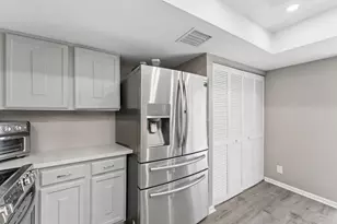1425 Oxford Ln, Boynton Beach, FL 33426 - Photo 10