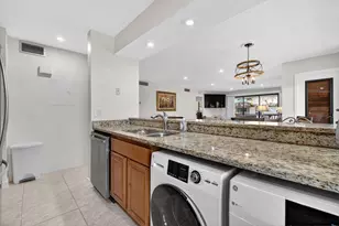 368 Brackenwood Cir, Palm Beach Gardens, FL 33418 - Photo 12