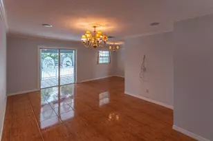 1045 Cameo Cir, West Palm Beach, FL 33417 - Photo 4