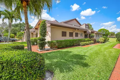 4733 S Fountains Dr S, Lake Worth, FL 33467 - Photo 4