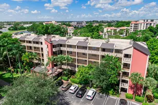 2236 N Cypress Bend Dr, Pompano Beach, FL 33069 - Photo 2