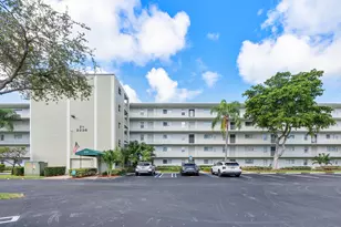 2236 N Cypress Bend Dr, Pompano Beach, FL 33069 - Photo 24