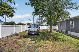 7945 SE Fairchild Wy, Hobe Sound, FL 33455 - Photo 10