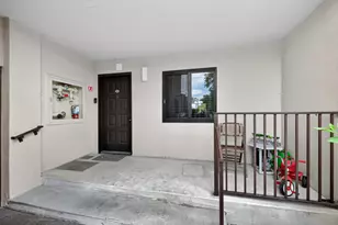 2200 S Cypress Bend Dr, Pompano Beach, FL 33069 - Photo 4