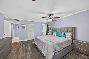 2200 S Cypress Bend Dr, Pompano Beach, FL 33069 - Photo 20