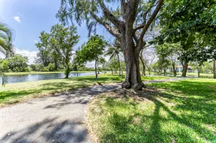 2200 S Cypress Bend Dr, Pompano Beach, FL 33069 - Photo 28
