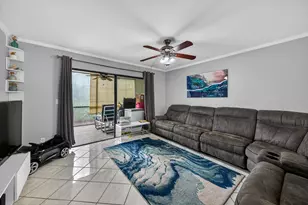 2200 S Cypress Bend Dr, Pompano Beach, FL 33069 - Photo 16