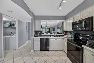 2200 S Cypress Bend Dr, Pompano Beach, FL 33069 - Photo 4