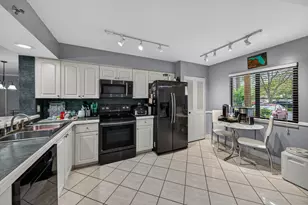 2200 S Cypress Bend Dr, Pompano Beach, FL 33069 - Photo 8
