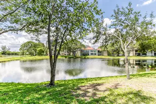 2200 S Cypress Bend Dr, Pompano Beach, FL 33069 - Photo 30