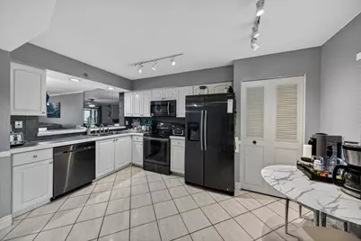 2200 S Cypress Bend Drive #101, Pompano Beach, FL 33069 - Photo 10