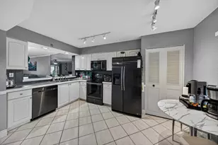2200 S Cypress Bend Dr, Pompano Beach, FL 33069 - Photo 10
