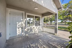 945 SE Forrest Park Dr, Stuart, FL 34994 - Photo 4