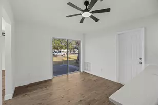 945 SE Forrest Park Dr, Stuart, FL 34994 - Photo 8
