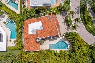 23 Sloans Curve Dr, Palm Beach, FL 33480 - Photo 32