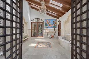 23 Sloans Curve Dr, Palm Beach, FL 33480 - Photo 2