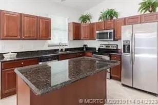 1446 SE Tidewater Pl, Stuart, FL 34997 - Photo 2