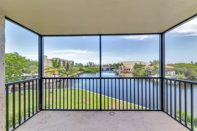 7 Royal Palm Way, Boca Raton, FL 33432 - Photo 2