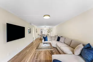 1019 Guildford B, Boca Raton, FL 33434 - Photo 2