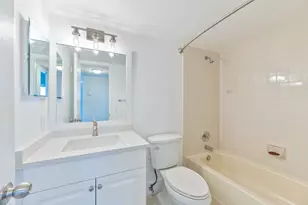 2226 N Cypress Bend Dr, Pompano Beach, FL 33069 - Photo 10