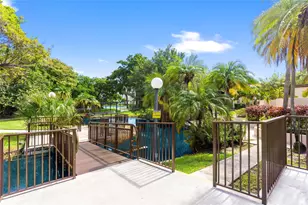 2226 N Cypress Bend Dr, Pompano Beach, FL 33069 - Photo 36