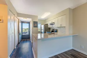 2226 N Cypress Bend Dr, Pompano Beach, FL 33069 - Photo 4