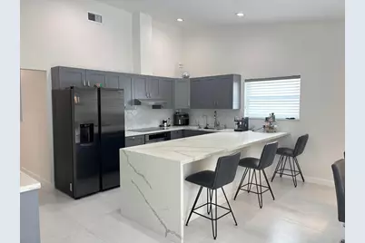 330 Sandalwood Lane, Boca Raton, FL 33487 - Photo 2