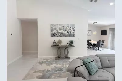 330 Sandalwood Lane, Boca Raton, FL 33487 - Photo 6