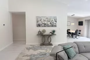 330 Sandalwood Ln, Boca Raton, FL 33487 - Photo 6