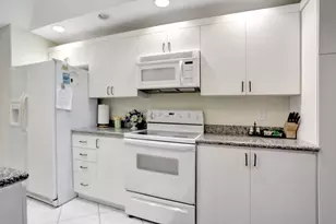 7472 La Paz Blvd, Boca Raton, FL 33433 - Photo 10