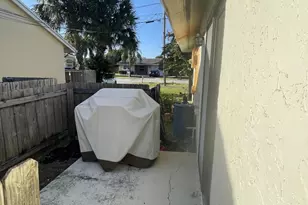 468 NE 42nd St, Boca Raton, FL 33431 - Photo 34