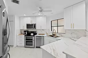 111 Weybridge Cir, Royal Palm Beach, FL 33411 - Photo 20