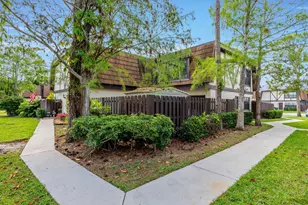 111 Weybridge Cir, Royal Palm Beach, FL 33411 - Photo 4