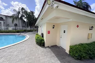 12060 NW 11th St, Pembroke Pines, FL 33026 - Photo 22
