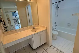 12060 NW 11th St, Pembroke Pines, FL 33026 - Photo 8