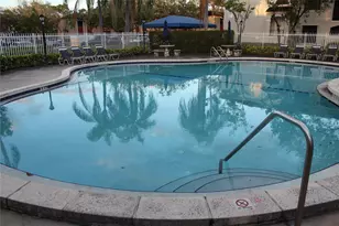 12060 NW 11th St, Pembroke Pines, FL 33026 - Photo 16