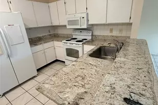 12060 NW 11th St, Pembroke Pines, FL 33026 - Photo 12