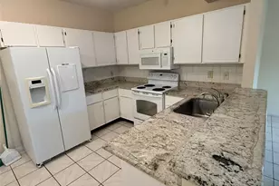 12060 NW 11th St, Pembroke Pines, FL 33026 - Photo 14